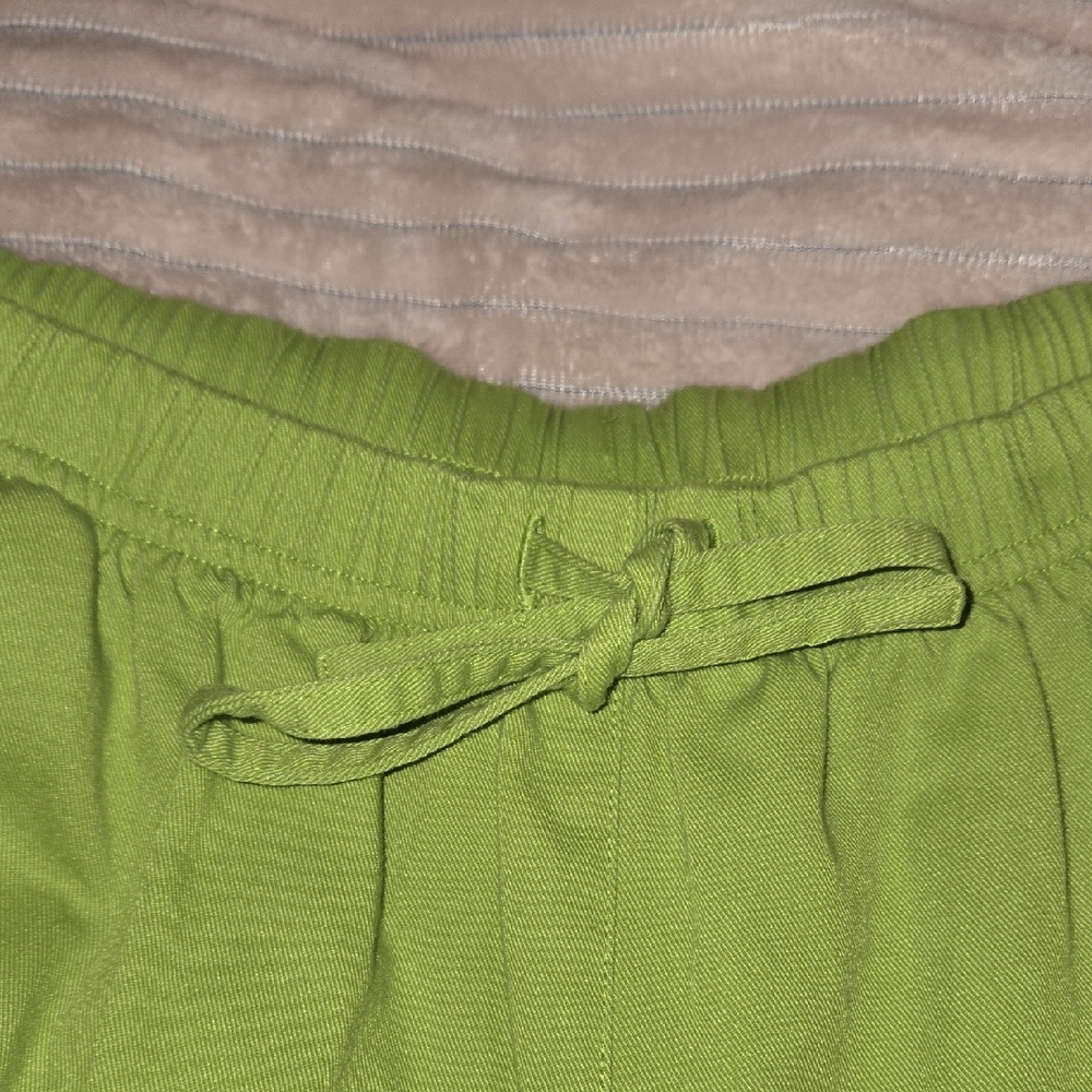 Breckenridge Women's Bright Green Capris - Picture 3 of 5